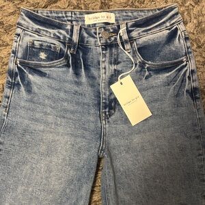 bridge by gly High-Rise Straight Leg Jeans in Light Blue Wash